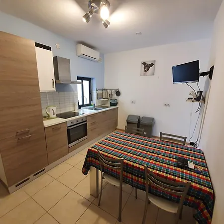 Cosy Close To Seafront A/C & Free W-Ifi St. Paul's Bay Exterior photo