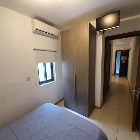 Cosy Close To Seafront A/C & Free W-Ifi St. Paul's Bay Exterior photo