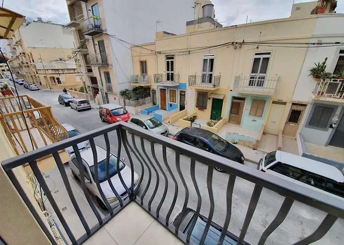Cosy Close To Seafront A/C & Free W-Ifi