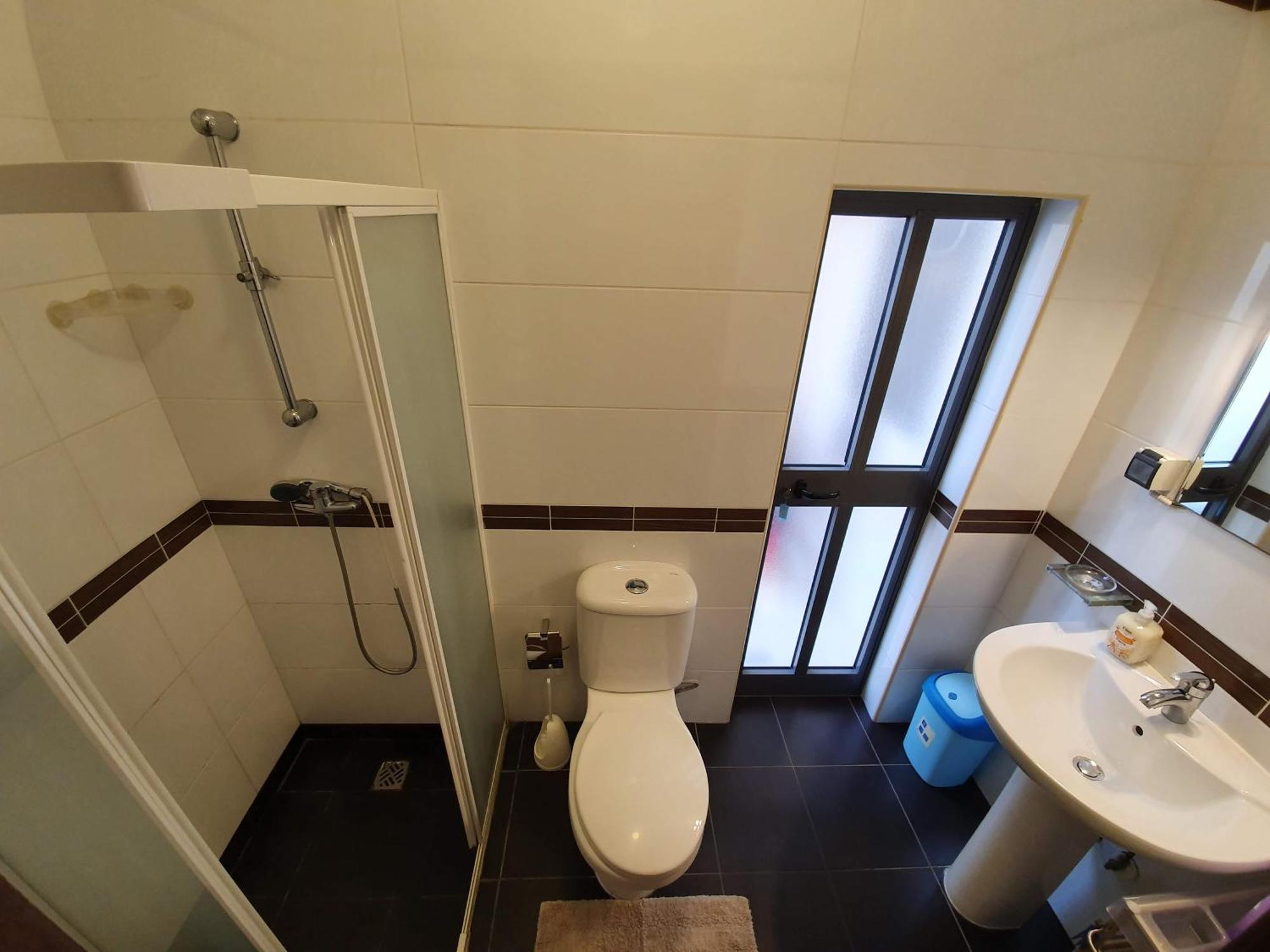 Cosy Close To Seafront A/c & Free W-ifi * خليج سانت بول